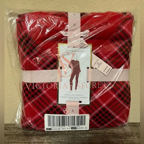 Victoria's Secret Red Plaid Thermal Pajama Set - Picture 4 of 4